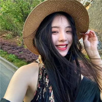 完全夏绿蒂 在线观看封面